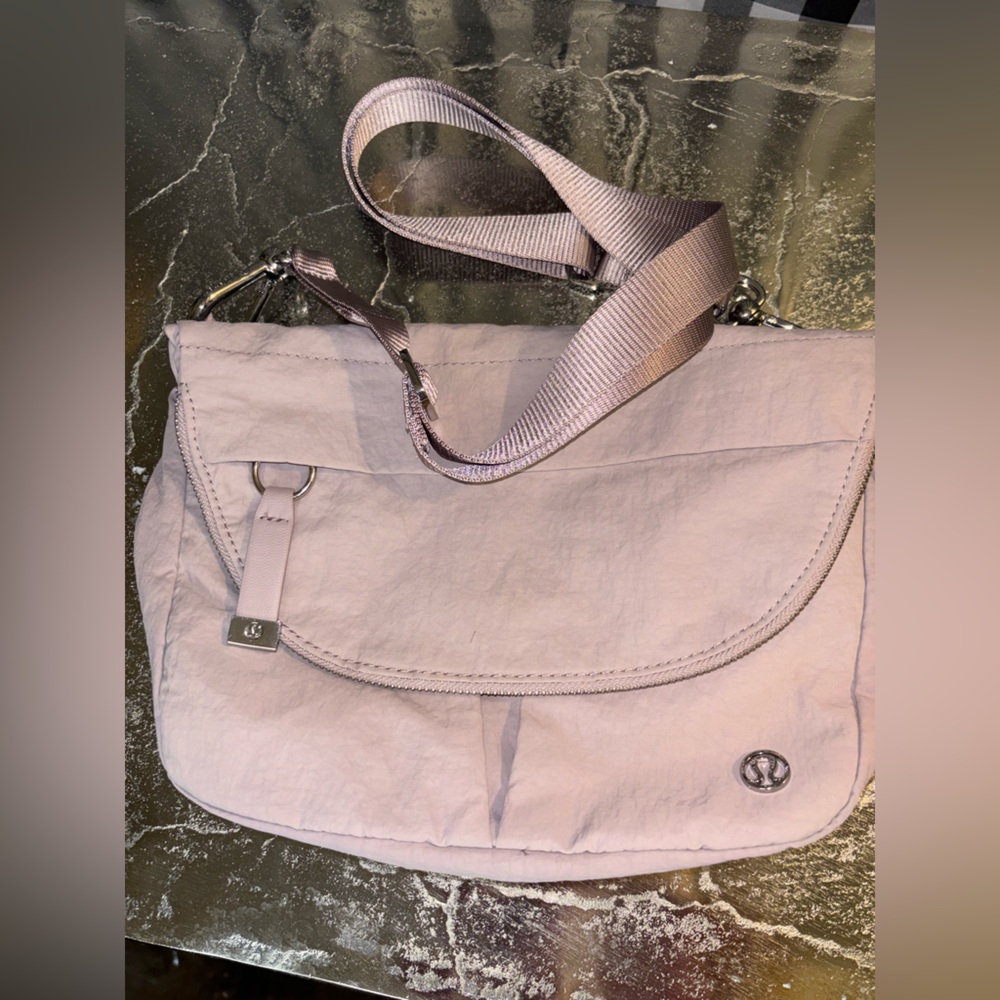 Lululemon Athletica Misty Pink All Night Festival Bag (5L) NWOT - Picture 3 of 7